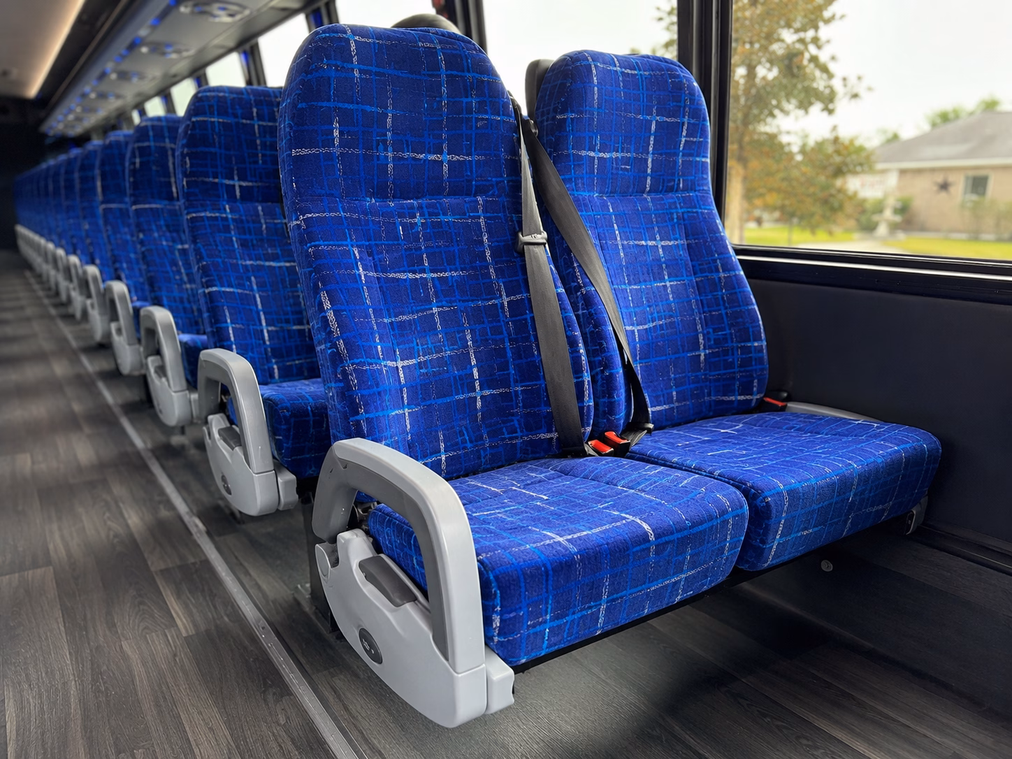 charter buses to laguardia lga and jfk from white plains
